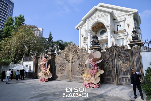 Vợ chồng tỷ phú Johnathan Hạnh Nguyễn lộ diện, có quyết định đặc biệt ngày gả ái nữ- Ảnh 10. Vợ chồng tỷ phú Johnathan Hạnh Nguyễn lộ diện, có quyết định đặc biệt ngày gả ái nữ- Ảnh 10.