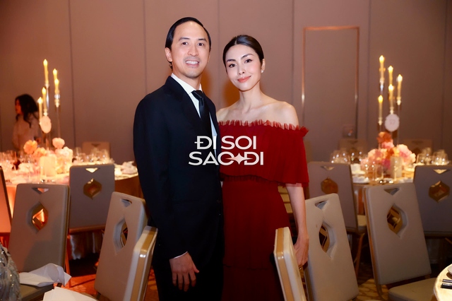 Đại tiệc sao trong đám cưới Tiên Nguyễn: Hà Tăng - Linh Rin đẹp ngây ngất, Tóc Tiên lẻ bóng đến dự- Ảnh 1. Đại tiệc sao trong đám cưới Tiên Nguyễn: Hà Tăng - Linh Rin đẹp ngây ngất, Tóc Tiên lẻ bóng đến dự- Ảnh 1.