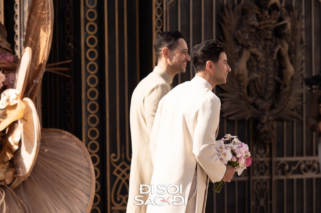 Đám cưới Tiên Nguyễn: Chú rể ngoại quốc mang sính lễ khủng cưới vợ, Linh Rin - Hà Tăng và dàn anh em nhà tỷ phú rần rần đổ bộ- Ảnh 5.