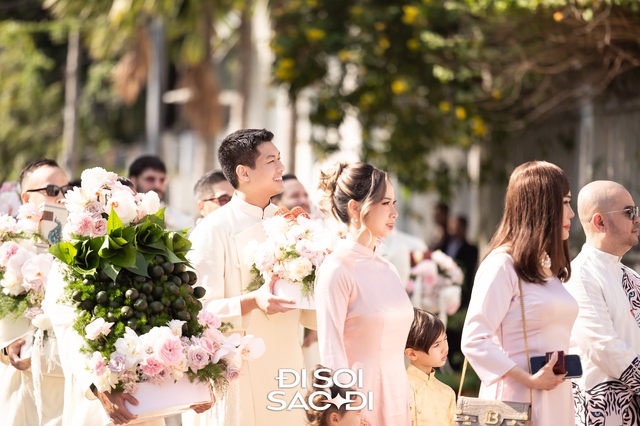 Đám cưới Tiên Nguyễn: Chú rể ngoại quốc mang sính lễ khủng cưới vợ, Linh Rin - Hà Tăng và dàn anh em nhà tỷ phú rần rần đổ bộ- Ảnh 11.