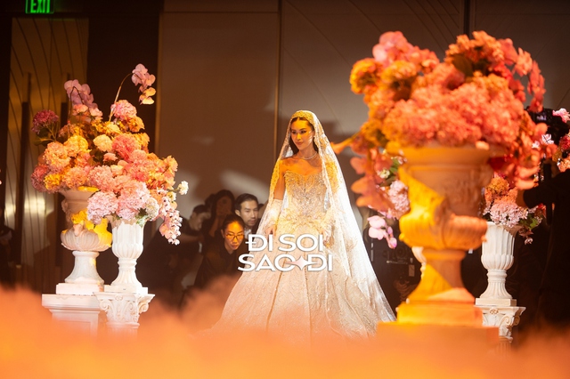 Trọn vẹn siêu lễ cưới của Tiên Nguyễn và chồng gốc Dubai: Dâu rể gấp đôi visual, gia đình tỷ phú đến dàn khách mời "quá vuýp"!- Ảnh 14. Trọn vẹn siêu lễ cưới của Tiên Nguyễn và chồng gốc Dubai: Dâu rể gấp đôi visual, gia đình tỷ phú đến dàn khách mời "quá vuýp"!- Ảnh 14.