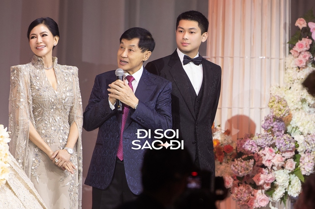 Trọn vẹn siêu lễ cưới của Tiên Nguyễn và chồng gốc Dubai: Dâu rể gấp đôi visual, gia đình tỷ phú đến dàn khách mời "quá vuýp"!- Ảnh 7. Trọn vẹn siêu lễ cưới của Tiên Nguyễn và chồng gốc Dubai: Dâu rể gấp đôi visual, gia đình tỷ phú đến dàn khách mời "quá vuýp"!- Ảnh 7.