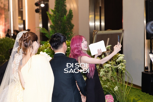 Trọn vẹn siêu lễ cưới của Tiên Nguyễn và chồng gốc Dubai: Dâu rể gấp đôi visual, gia đình tỷ phú đến dàn khách mời "quá vuýp"!- Ảnh 2. Trọn vẹn siêu lễ cưới của Tiên Nguyễn và chồng gốc Dubai: Dâu rể gấp đôi visual, gia đình tỷ phú đến dàn khách mời "quá vuýp"!- Ảnh 2.