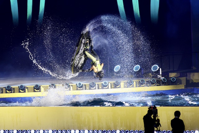 Khai mạc SEA Games 33: Lễ hội &aacute;nh s&aacute;ng v&agrave; sắc m&agrave;u, m&agrave;n biểu diễn m&ocirc; t&ocirc; nước b&ugrave;ng nổ- Ảnh 7.