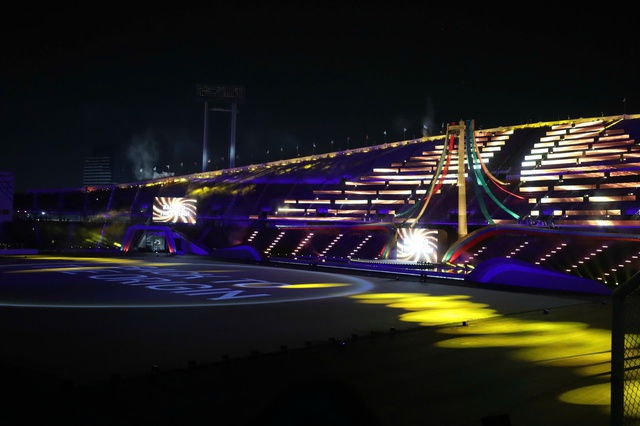 Khai mạc SEA Games 33: Rajamangala rực rỡ màu sắc- Ảnh 3. Khai mạc SEA Games 33: Rajamangala rực rỡ màu sắc- Ảnh 3.