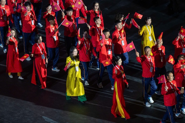 Khai mạc SEA Games 33: Lễ hội &aacute;nh s&aacute;ng v&agrave; sắc m&agrave;u, m&agrave;n biểu diễn m&ocirc; t&ocirc; nước b&ugrave;ng nổ- Ảnh 2.