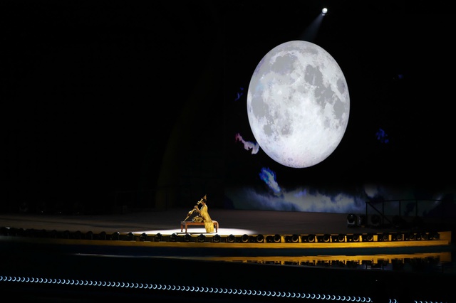 Khai mạc SEA Games 33: Lễ hội &aacute;nh s&aacute;ng v&agrave; sắc m&agrave;u, m&agrave;n biểu diễn m&ocirc; t&ocirc; nước b&ugrave;ng nổ- Ảnh 3.