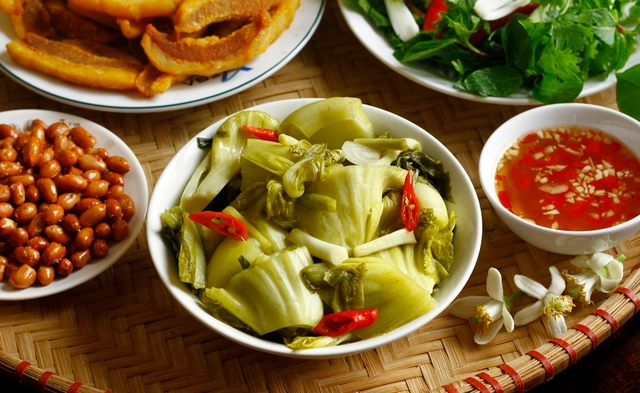 Cặp vợ chồng cùng nhận "án tử" ung thư dạ dày, cũng chỉ vì 1 món "chống ngán" cực quen trên mâm cơm Việt- Ảnh 2. Cặp vợ chồng cùng nhận "án tử" ung thư dạ dày, cũng chỉ vì 1 món "chống ngán" cực quen trên mâm cơm Việt- Ảnh 2.