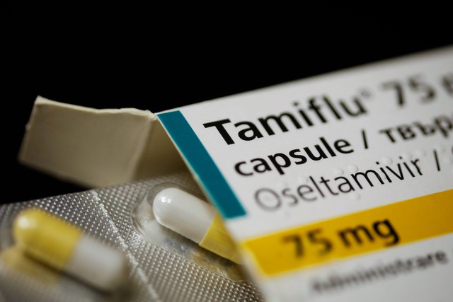 Tamiflu được nhiều gia đình "săn lùng" trong đêm: Loại thuốc này có phải là "thần dược" trị cúm như lời đồn?- Ảnh 2.