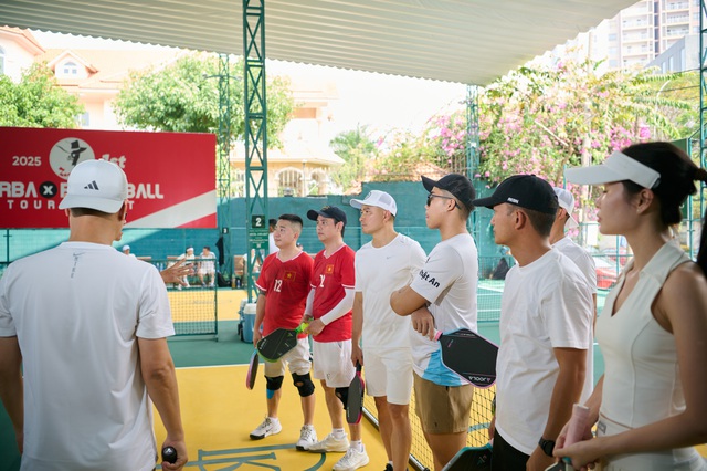 Kim Thư - Trương Ngọc Ánh đứng đầu giải pickleball sao Vbiz, 1 doanh nhân lộ diện bên mui trần đắt đỏ- Ảnh 2.