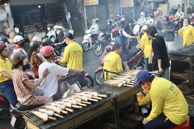 Không chỉ tiệm vàng, đây là con phố tại Sài Gòn được "Thần Tài" gọi tên trong ngày hôm nay!- Ảnh 1.