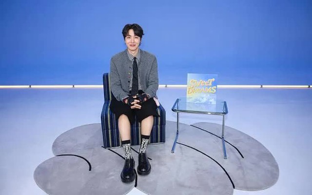 j-hope (BTS) sẽ phát hành thêm hai đĩa đơn trong năm 2025- Ảnh 1.