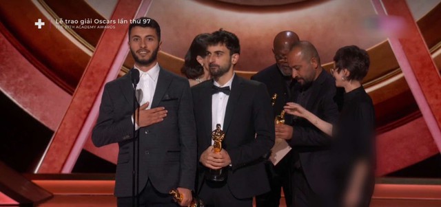 Oscar 2025: Phim 18+ ngập cảnh nóng đại thắng với 5 tượng vàng, thành tích của nữ chính còn gây sốc hơn- Ảnh 12.