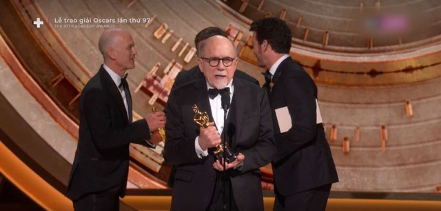 Oscar 2025: Phim 18+ ngập cảnh nóng đại thắng với 5 tượng vàng, thành tích của nữ chính còn gây sốc hơn- Ảnh 11.