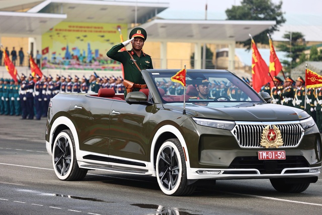 Ấn tượng hình ảnh "thẳng như kẻ chỉ, đều như in": 36 khối quân đội, công an hợp luyện diễu binh khiến ai cũng trầm trồ- Ảnh 2.