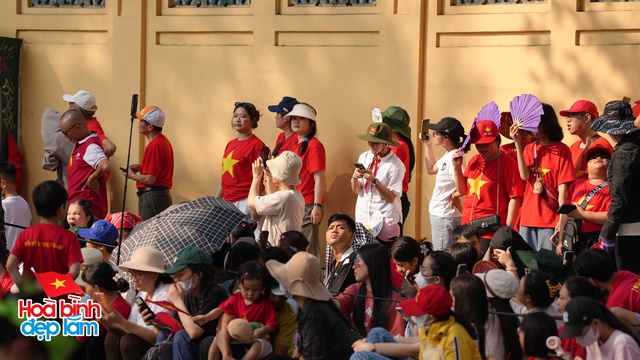 Toàn cảnh lễ diễu binh, diễu hành ngày 30/4 tại TP.HCM: Từng khoảnh khắc đều đáng nhớ!- Ảnh 120.