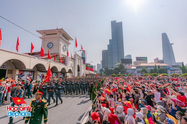 Toàn cảnh lễ diễu binh, diễu hành ngày 30/4 tại TP.HCM: Từng khoảnh khắc đều đáng nhớ!- Ảnh 168.