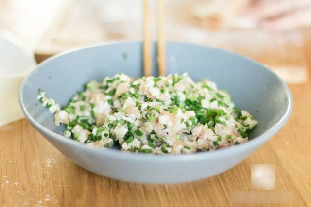 5 th&oacute;i quen d&ugrave;ng m&igrave; ch&iacute;nh g&acirc;y l&atilde;ng ph&iacute;, thậm ch&iacute; c&ograve;n sinh độc nhưng nhiều người vẫn l&agrave;m- Ảnh 4.