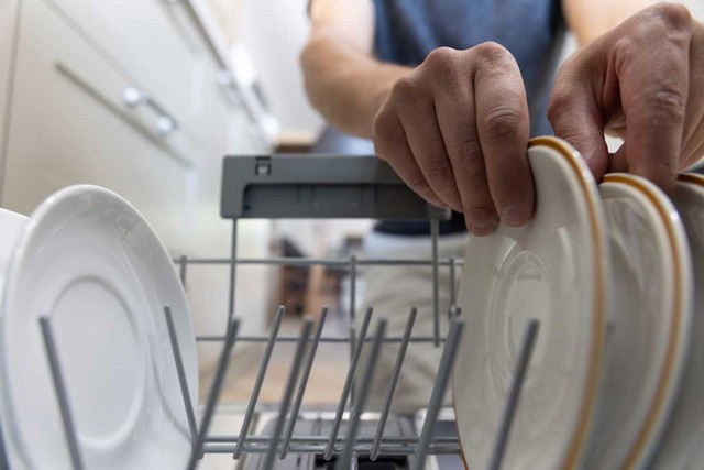 4 kiểu rửa bát càng rửa càng bẩn, tự nuôi mầm bệnh: Tưởng “biết rồi, khổ lắm, nói mãi” nhưng nhiều người vẫn sai- Ảnh 2.
