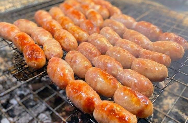 WHO cảnh báo 6 thực phẩm chứa đầy “mầm mống” ung thư: Nhiều người ăn ngấu nghiến mỗi ngày- Ảnh 1.