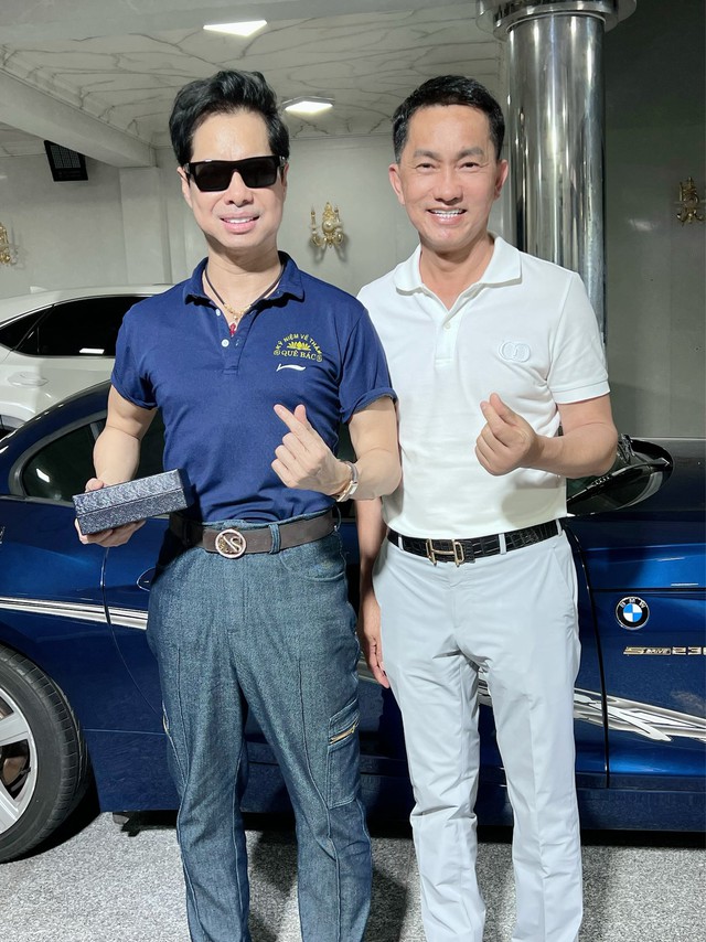 Danh ca Ngọc Sơn tiễn biệt doanh nhân Hồ Nhân: “Bạn nhắn tôi, kiếp sau mãi là anh em”- Ảnh 3. Danh ca Ngọc Sơn tiễn biệt doanh nhân Hồ Nhân: “Bạn nhắn tôi, kiếp sau mãi là anh em”- Ảnh 3.