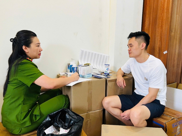 Cận cảnh hơn 100 tấn thuốc tân dược, thực phẩm chức năng giả do Phạm Ngọc Tiến và vợ cầm đầu- Ảnh 2.