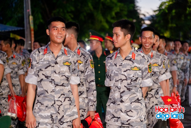 Cảnh tượng hiếm có ở sân bay Tân Sơn Nhất: Một màu xanh đồng loạt khiến ai cũng ngoái nhìn!- Ảnh 26.