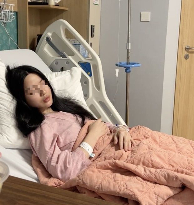 Dạ dày cô gái 24 tuổi “thủng lỗ chỗ” vì mắc 1 sai lầm nhiều người tưởng vô hại khi uống cà phê buổi sáng- Ảnh 1.