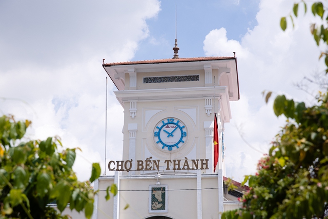 TP.HCM: Nhiều tòa nhà, trung tâm treo cờ rủ tưởng niệm nguyên Chủ tịch nước Trần Đức Lương- Ảnh 15.
