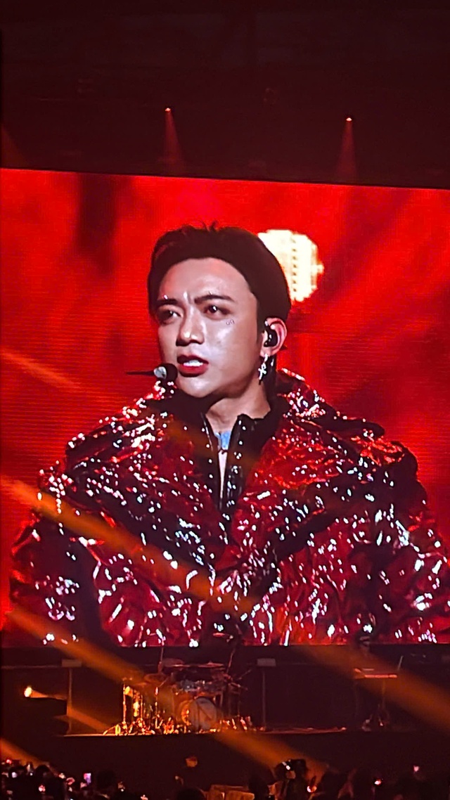 SOOBIN cho biết thế nào là toàn năng: Chơi nhạc cụ, đu dây, nhảy vinahouse đều "bung xoã" trong concert đầu tiên của sự nghiệp!- Ảnh 19.