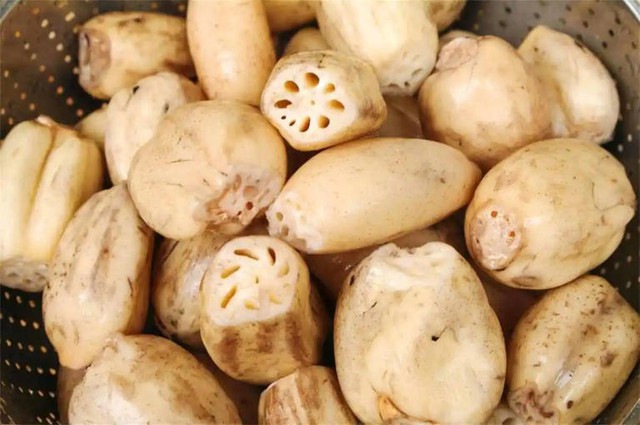 Dạo 1 vòng chợ, người tinh ranh nhìn là biết ngay 5 loại rau củ này "ngâm tẩm đẫm hóa chất", nhất là cái số 4- Ảnh 2.
