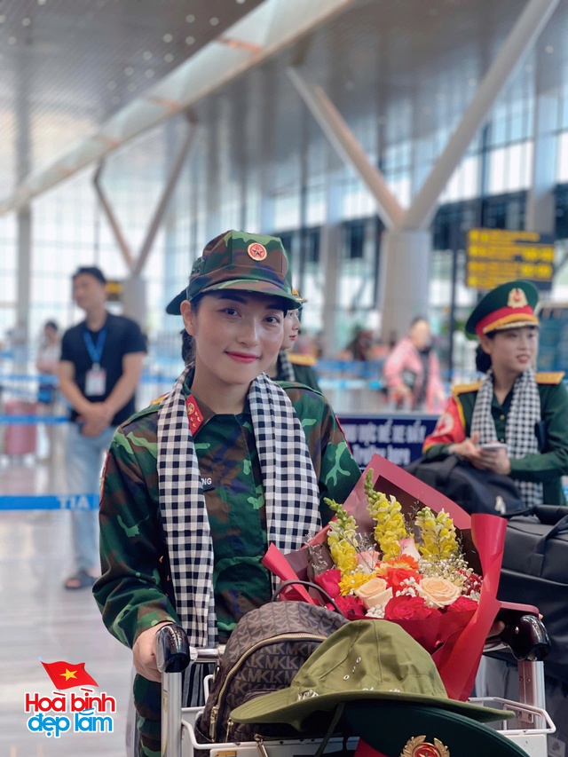 Cảnh tượng hiếm có ở sân bay Tân Sơn Nhất: Một màu xanh đồng loạt khiến ai cũng ngoái nhìn!- Ảnh 14. Cảnh tượng hiếm có ở sân bay Tân Sơn Nhất: Một màu xanh đồng loạt khiến ai cũng ngoái nhìn!- Ảnh 14.