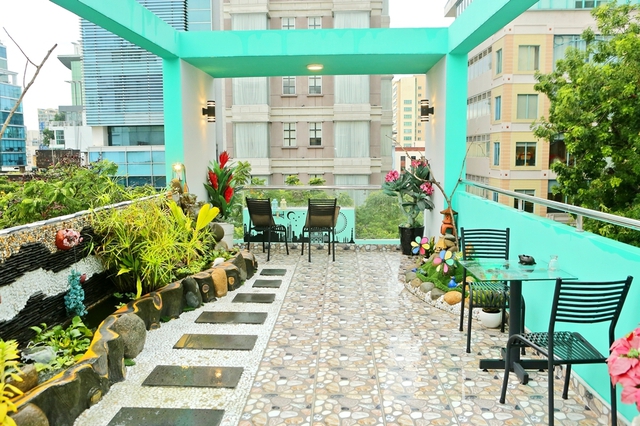 Nam ca sĩ Việt có cơ ngơi trị giá 2.000 cây vàng: Thông thạo 4 thứ tiếng, chuyện tình cảm lận đận- Ảnh 8.