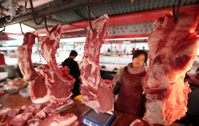 Ra chợ gặp 5 loại thịt lợn, tươi ngon, rẻ mấy cũng đừng mua- Ảnh 1.