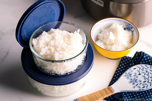 Sự thật mất lòng: 3 kiểu bảo quản cơm thừa nhiều người tưởng tốt hóa ra “làm mồi” cho vi khuẩn, “nuôi” mầm bệnh- Ảnh 1.