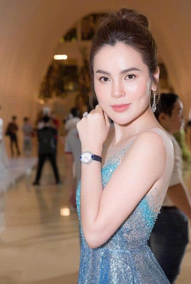 Hoa hậu Việt vướng tin mang thai giả: Chồng bị đồn thổi về giới tính, đang sống ở biệt thự 200 tỷ- Ảnh 3. Hoa hậu Việt vướng tin mang thai giả: Chồng bị đồn thổi về giới tính, đang sống ở biệt thự 200 tỷ- Ảnh 3.