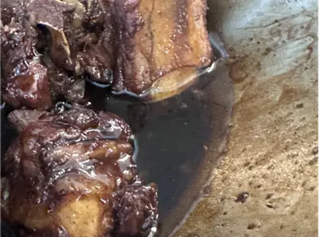Một bộ phận của con lợn nhìn không mỡ nhưng "béo hơn cả gà rán"- Ảnh 1.