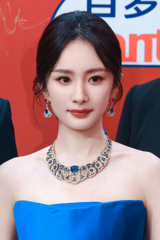 Sốc visual tuyệt đối xinh đẹp của Dương Mịch: Nhan sắc phá đảo cam thường, lên đồ đẳng cấp bùng nổ MXH- Ảnh 5.