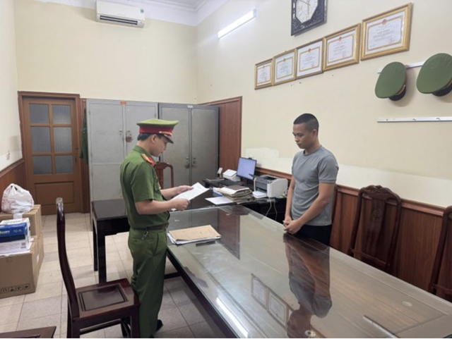 Vụ chủ kênh TikTok "Gia đình Hải Sen" bị bắt: Hơn 100.000 hộp Siro ăn ngon Hải Bé đã bán là hàng giả- Ảnh 1.