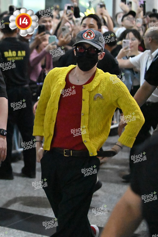 ĐÂY RỒI: G-Dragon đã xuất hiện, cả Nội Bài bùng nổ!- Ảnh 4.