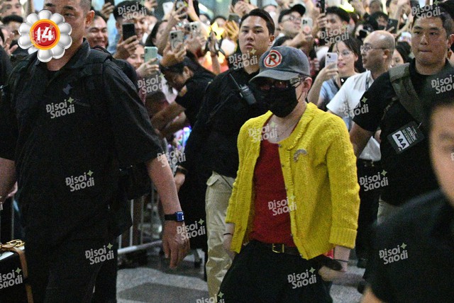 ĐÂY RỒI: G-Dragon đã xuất hiện, cả Nội Bài bùng nổ!- Ảnh 5.