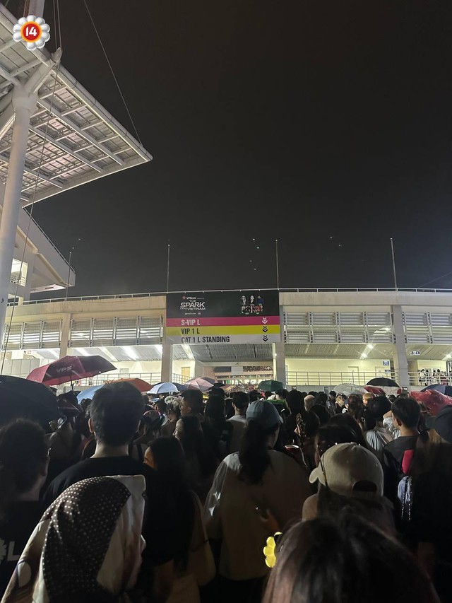 Hanbin “về nhà” làm MC, nhóm nữ đông nhất Kpop khai màn mega concert có G-Dragon - Ảnh 1.
