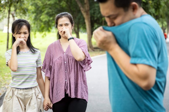 Người phụ nữ có mùi mồ hôi tanh như "cá thối", vì lý do này mà KHÔNG AI "muốn xa lánh"- Ảnh 2.