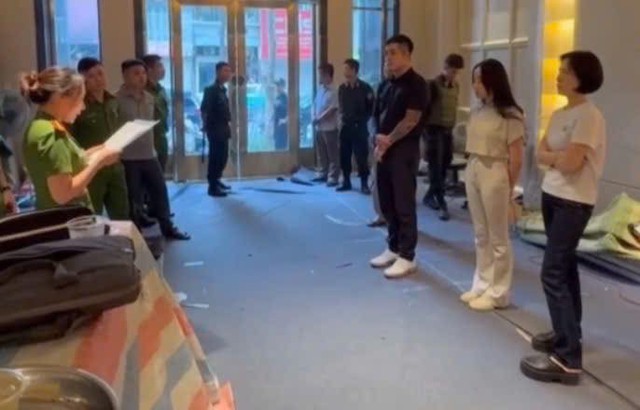 Hình ảnh Cún "Bông" Vũ Hồng Phúc tại cơ quan công an- Ảnh 2.