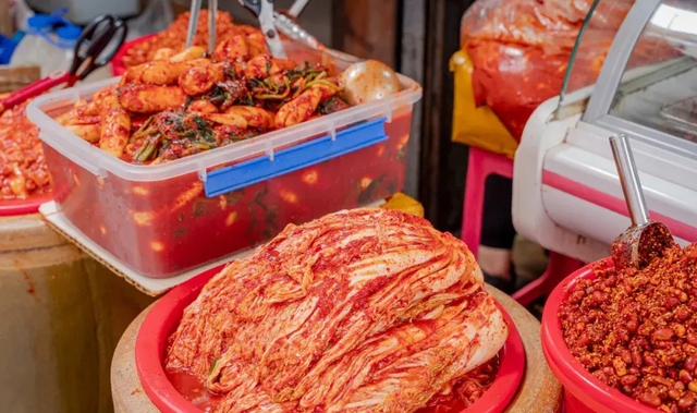 Đi chợ thấy 5 loại rau củ này bán rẻ như cho cũng ĐỪNG DẠI mà mang về nhà, toàn “mầm bệnh” cả!- Ảnh 3.