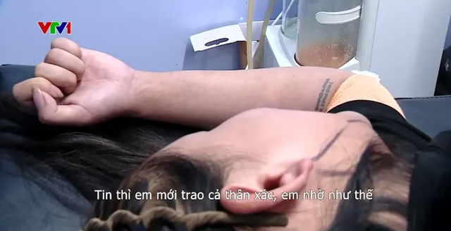 Hà Nội: Đang hút mỡ thì công an ập vào, nữ bệnh nhân bàng hoàng khi biết “bác sĩ” từng là… công nhân đóng gạch- Ảnh 1.