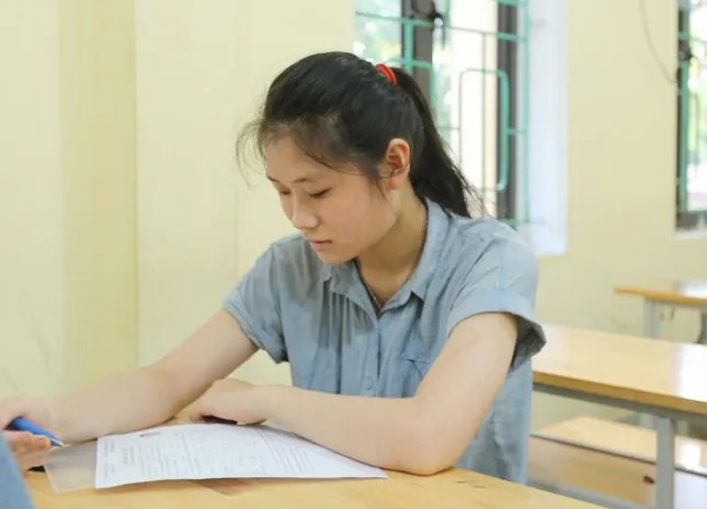 Nữ sinh khuyết tật không chọn "đặc cách", quyết thi để chạm tới giấc mơ- Ảnh 2.