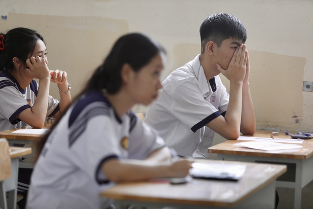 Kết thúc buổi thứ 2 thi tốt nghiệp THPT 2025: Đề nhiều câu hỏi thực tế, rất dài và "nghi" khó như 2018- Ảnh 38.