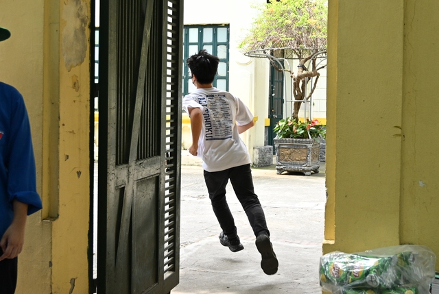 Kết thúc buổi thứ 2 thi tốt nghiệp THPT 2025: Đề nhiều câu hỏi thực tế, rất dài và "nghi" khó như 2018- Ảnh 42.