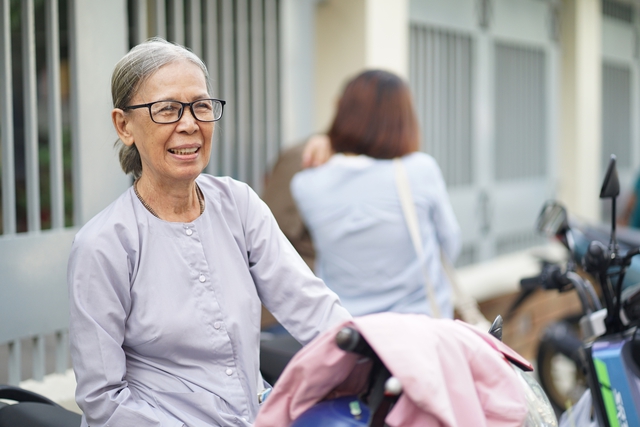 Thi tốt nghiệp THPT 2025 ngày cuối cùng: Thí sinh người than khó, người hô to "chiến thắng rồi", dù sao thì nghỉ ngơi thôi!- Ảnh 18.